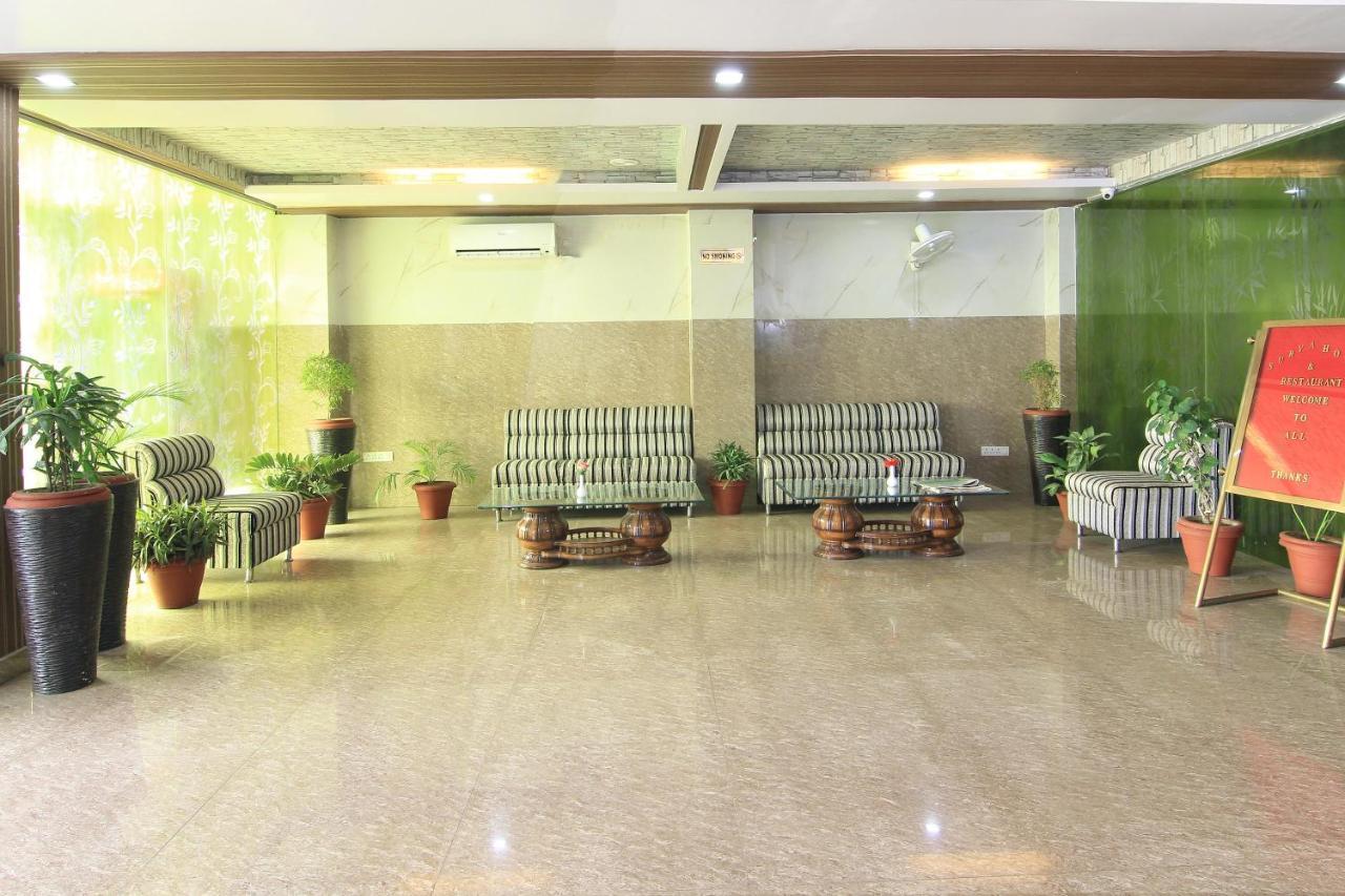 Collection O 4731 Surya Continental Hotel 3*